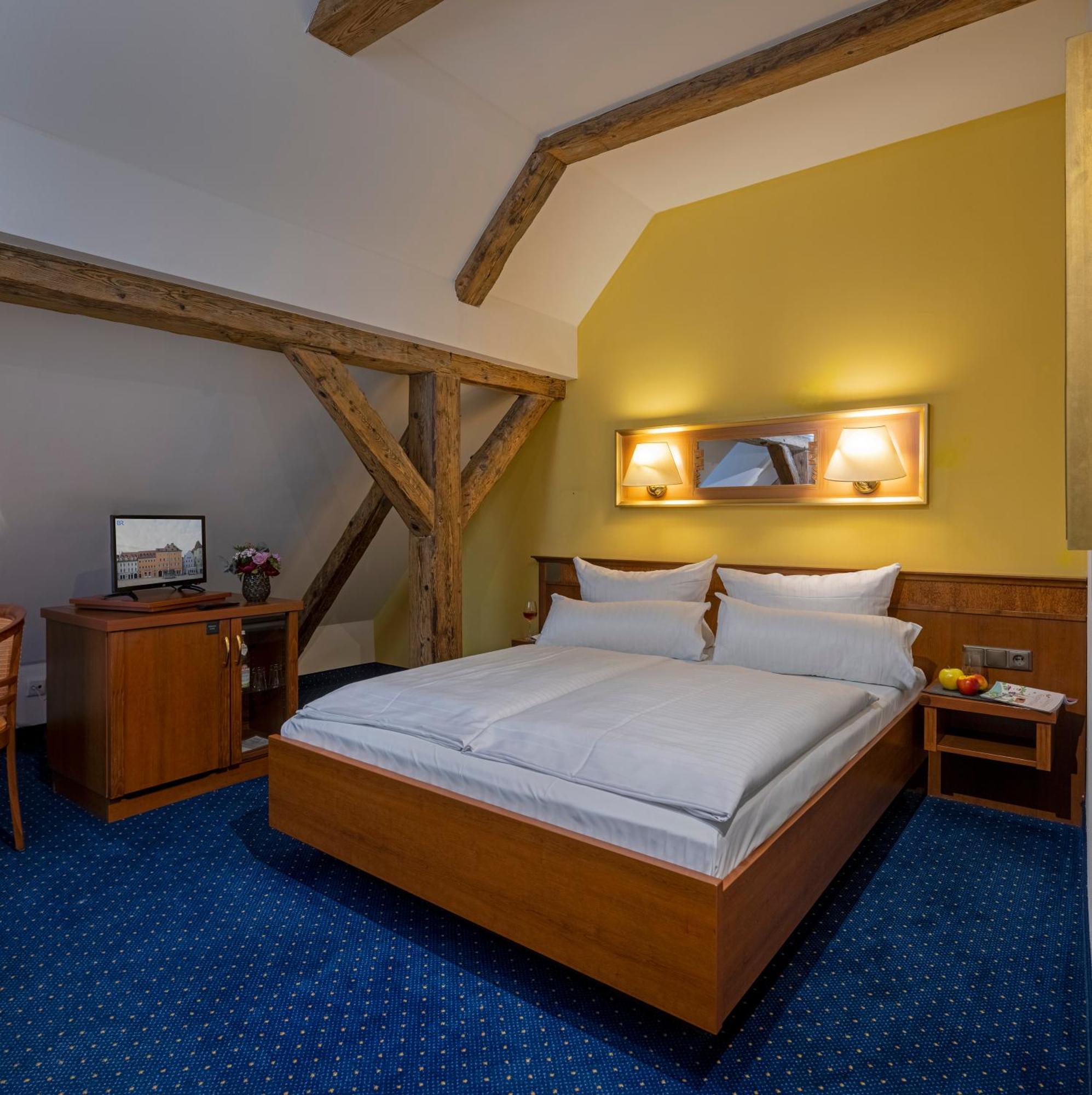French Double Room annex,1545341122:JPEG